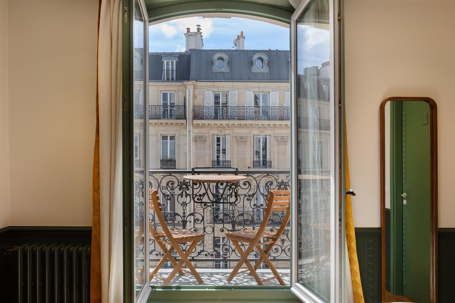 Collection Serviced In Opera - Rue Saint-lazare * Parijs